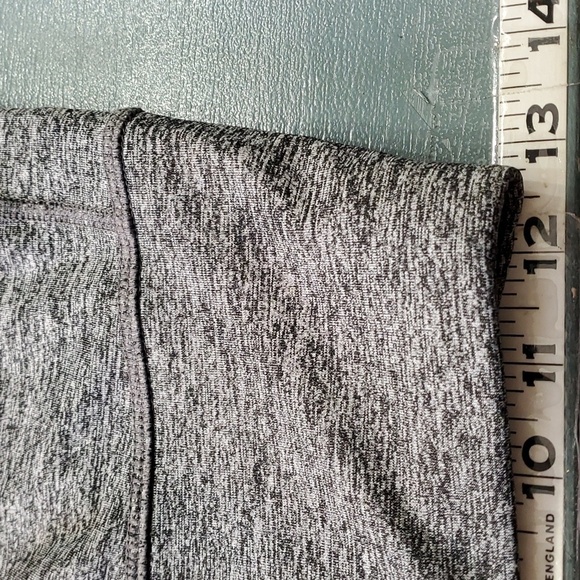 Avia, Beautiful shade of gray leggings size small (2-4) 2 big pockets in front. - Picture 5 of 9